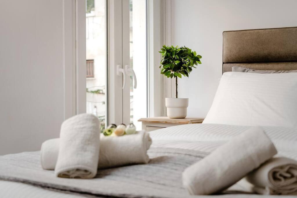 Modern Two Level Apartment In The Heart Of Athen Eksteriør billede